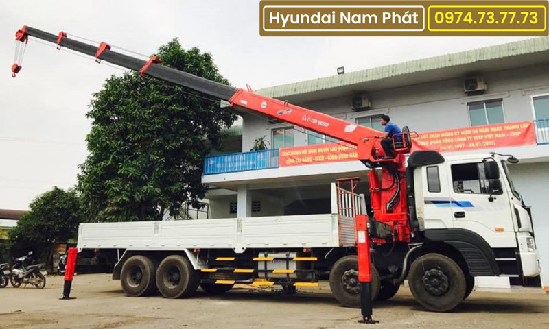 Xe Tải Hyundai HD320 4 Chân Gắn Cẩu 12 Tấn Atom 1205